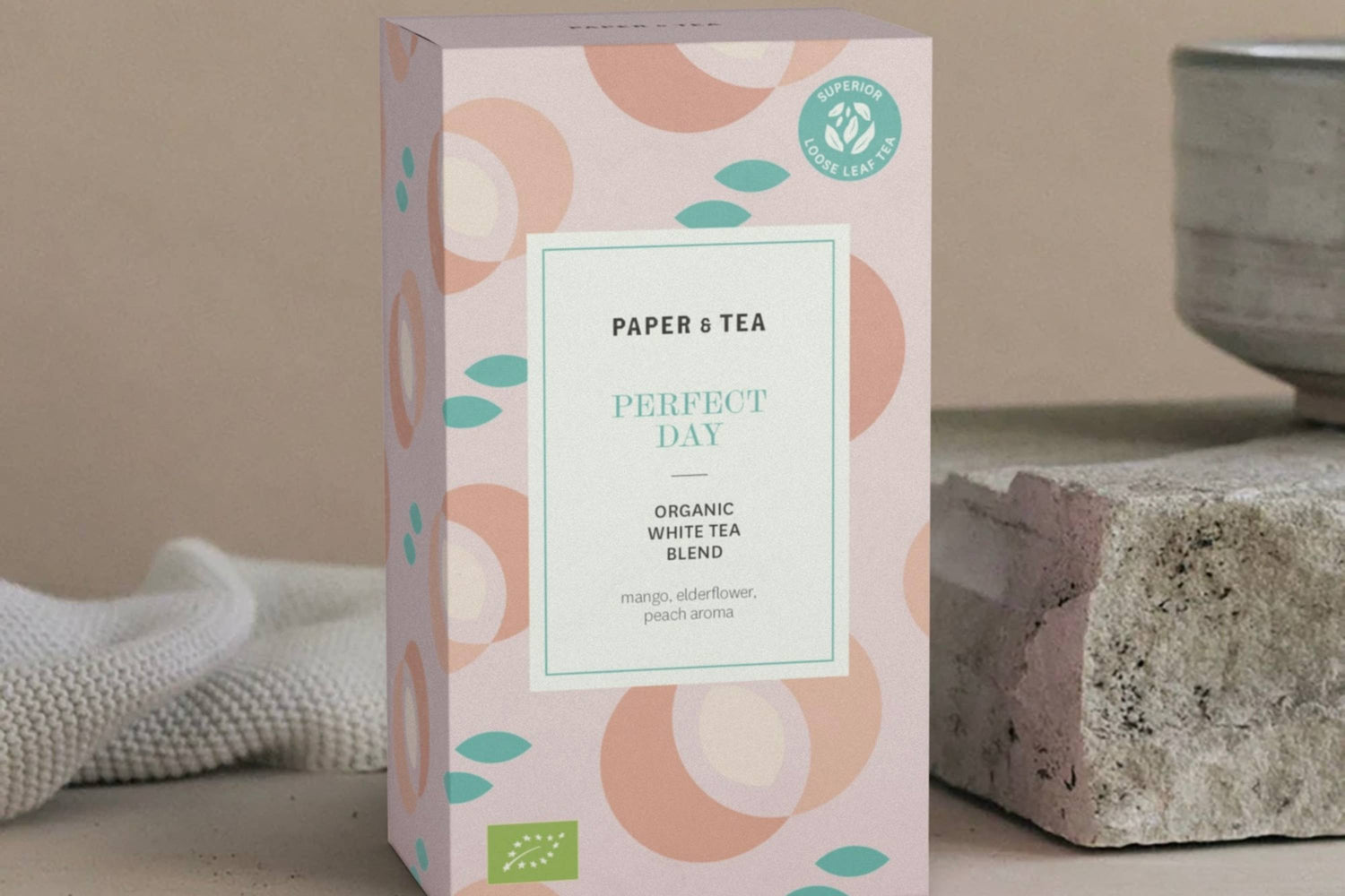 Teepackung ‚Perfect Day‘ von Paper & Tea, Bio-Weißtee-Mischung mit Mango, Holunderblüte und Pfirsicharoma