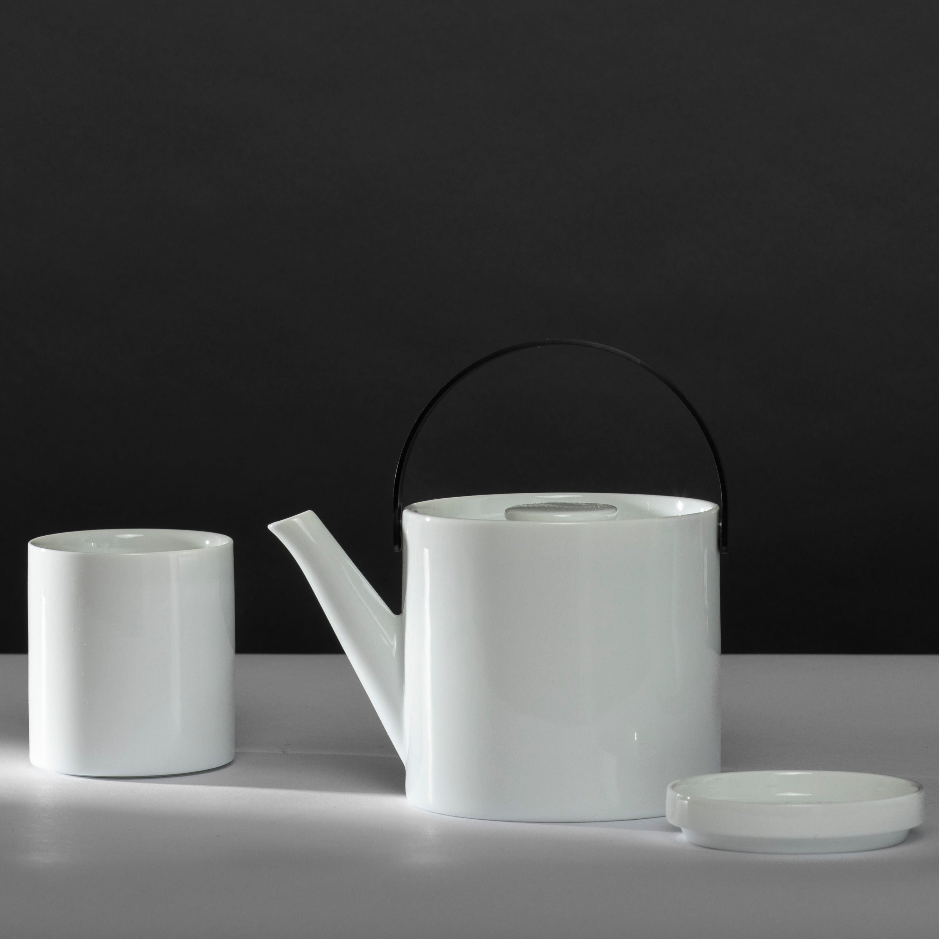 Teapot with Strainer Porcelain Teapot white